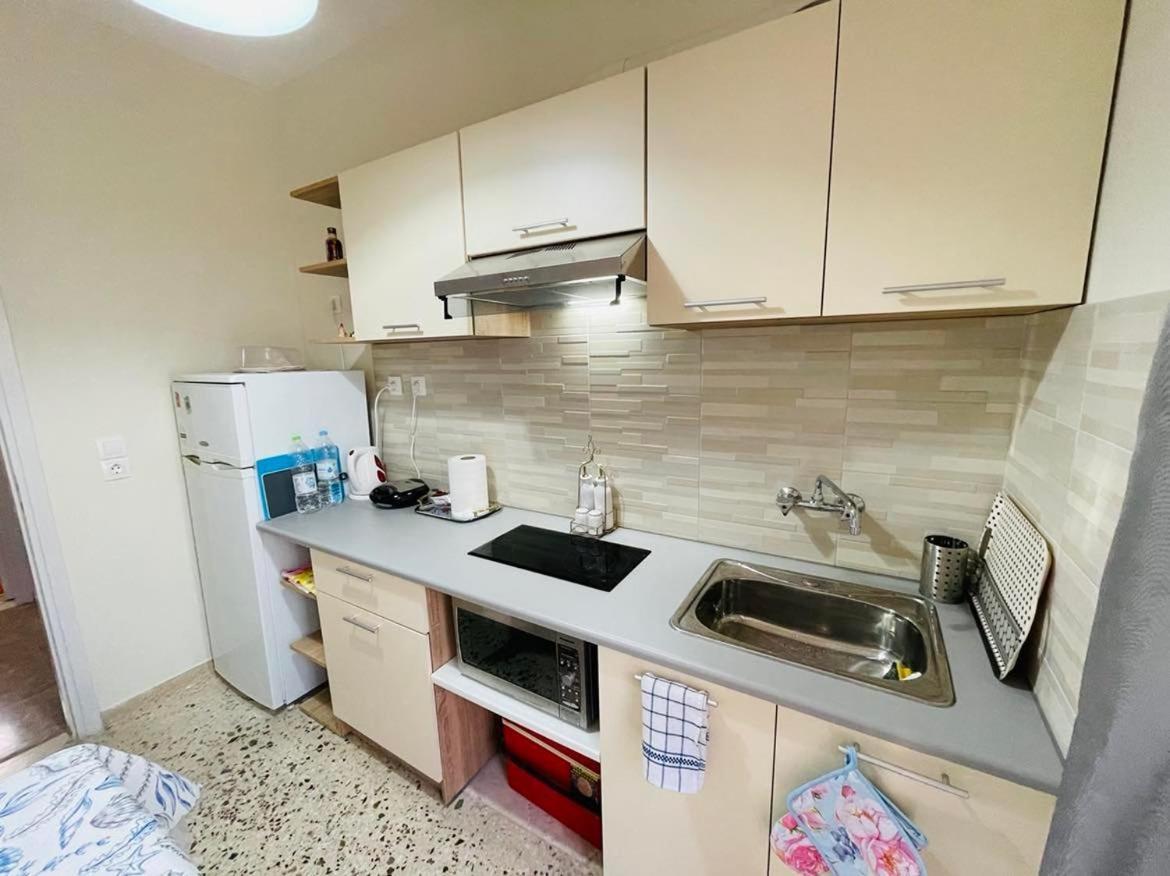Αpartments In The Centre Apartment Loutraki  Exterior photo